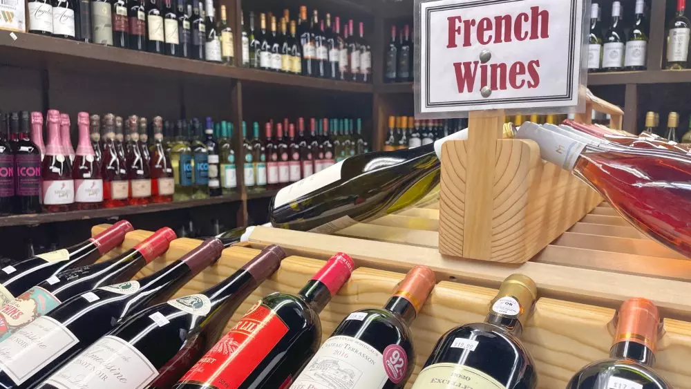 es prodolzhaet nadeiatsia na osvobozhdenie ot tarifov ssha na vina i spirtnoe