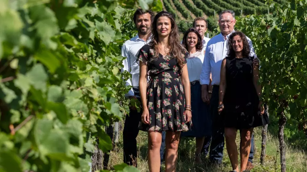 krupneishii vinnyi proizvoditel frantsii priobrel znamenituiu maison bouey v bordo