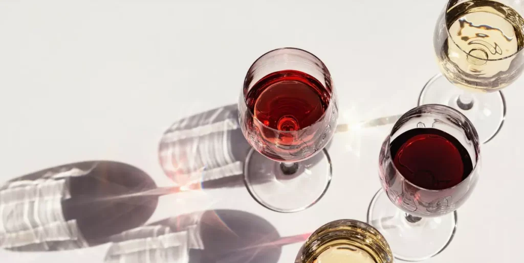 publikator volfgang rozam rekomenduet desiat vin dlia zaltsburgskogo festivalia