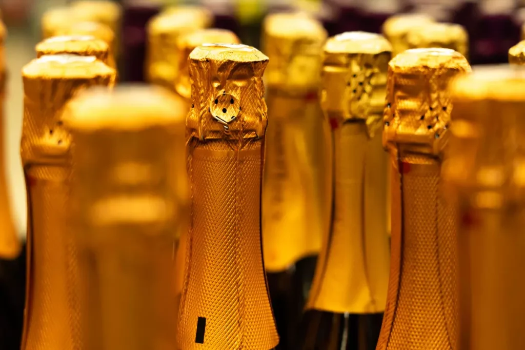 shampanskoe teper mozhno prodavat bez folgirovannoi kryshki