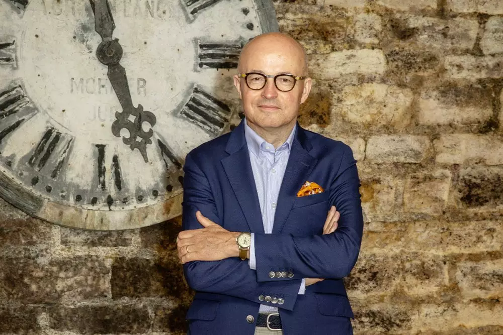 loranom delone priobreteno pervoe pomeste v o kot de niui