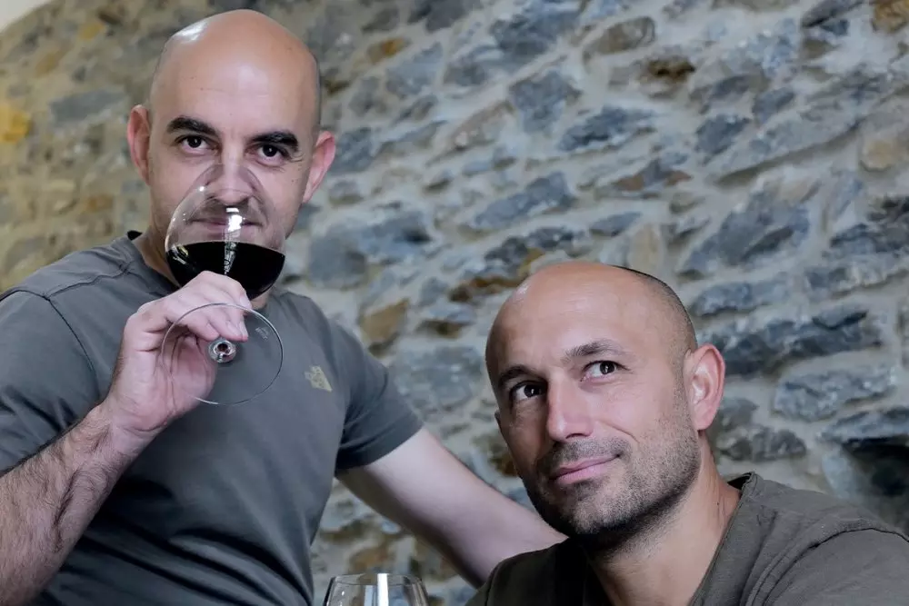 molodoe pokolenie vinodelov korsiki leccia i arena