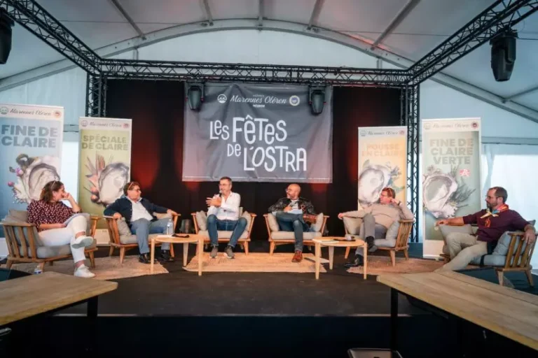 italianskoe franciacorta pokoriaet frantsuzov paroi s ustritsami