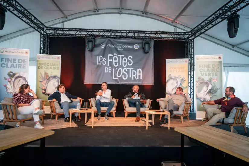 italianskoe franciacorta pokoriaet frantsuzov paroi s ustritsami