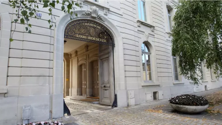 roederer sozdaet novoe napravlenie dlia razvitiia enoturizma i gostepriimstva