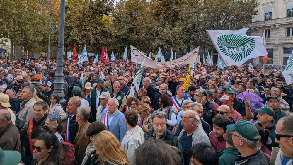 vinodely frantsii vyshli na ulitsy poslednii boi protiv krizisa sektora