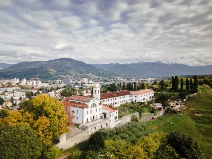 auktsion cru dellimperatrice maria teresa 78 000 evro za territoriiu na granitse italii i slovenii