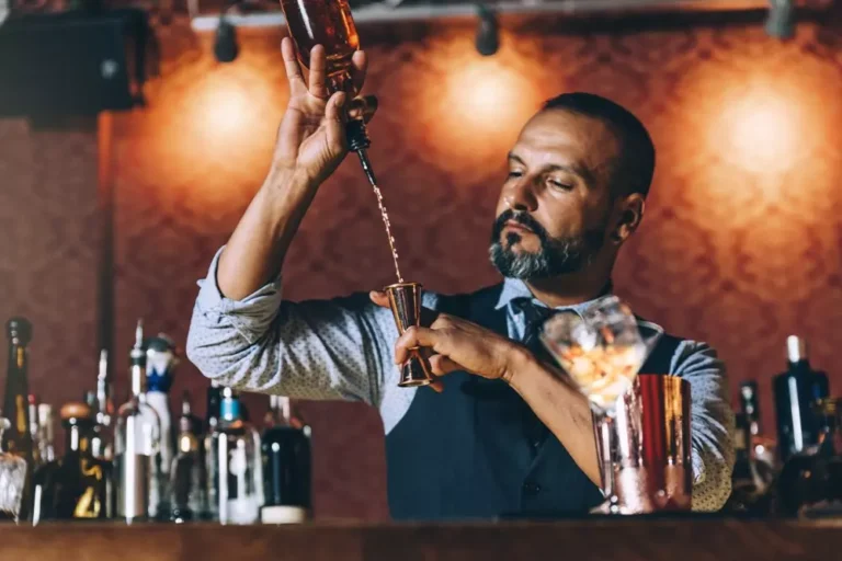 koniak armaniak i kalvados pokoriaiut mir miksologii