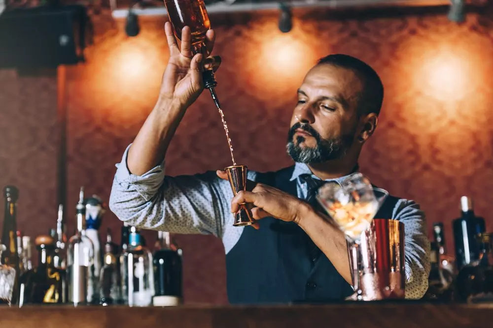 koniak armaniak i kalvados pokoriaiut mir miksologii