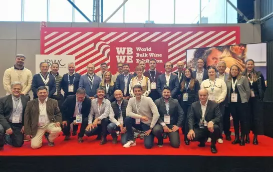 mendosa sobrala bogatyi urozhai medalei na vsemirnoi vystavke bochkovogo vina