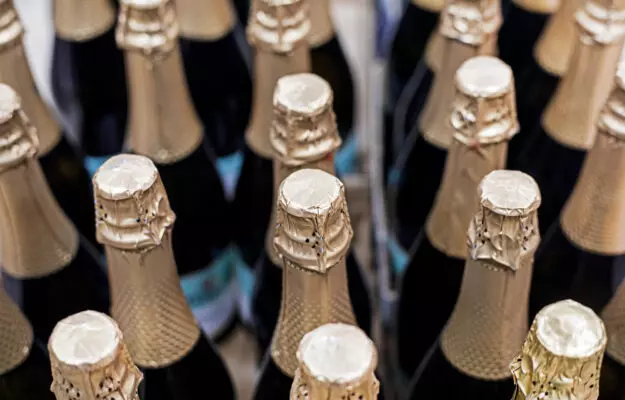 proizvodstvo italianskikh igristykh vin prevysit milliard butylok