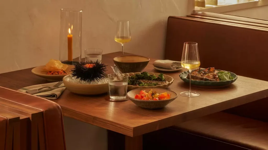 v kalifornii otkrylsia vinnyi bar little mountain s globalnoi kartoi vin