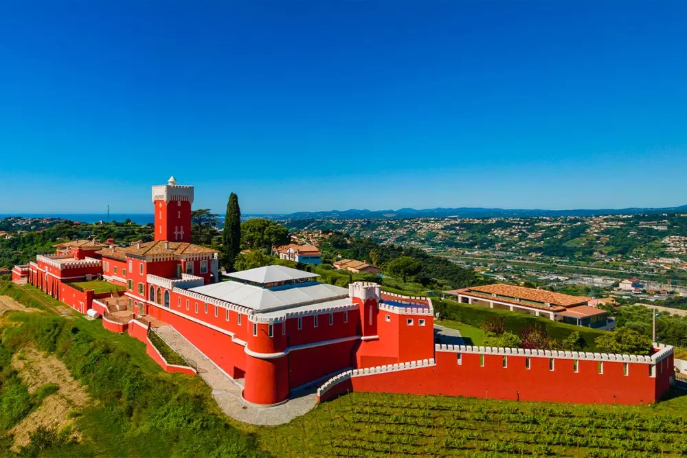 derichebourg diversifitsiruet biznes promyshlennyi gigant kupil vinodelniu v bordo