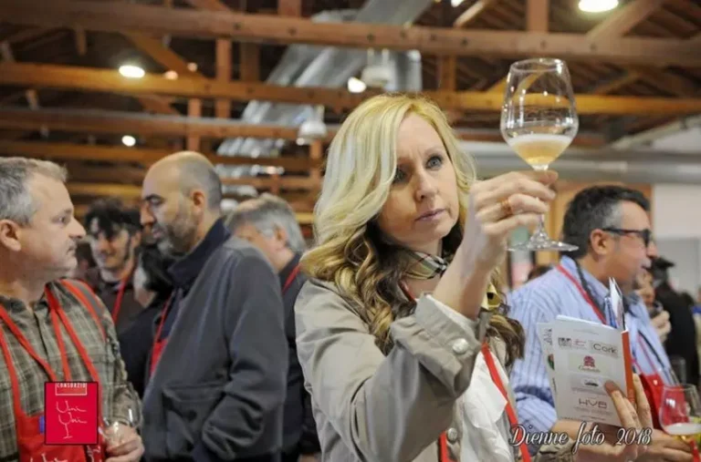 vinodelie i iskusstvo dve vystavki v turine i verone ukrepliaiut kulturnye sviazi