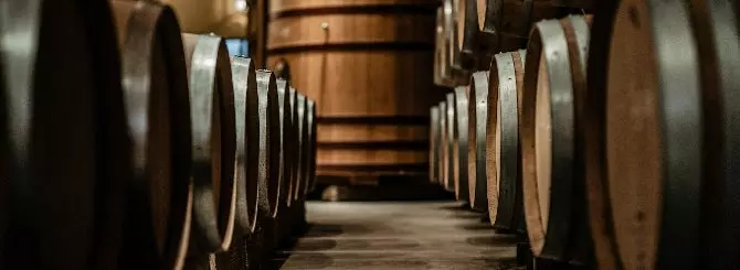 vinodelni ishchut pokupatelei no rynok zamer